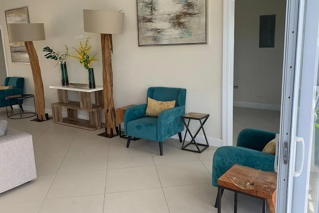 Welcome To Our Ocean View Villa! ルーシー ジャマイカ